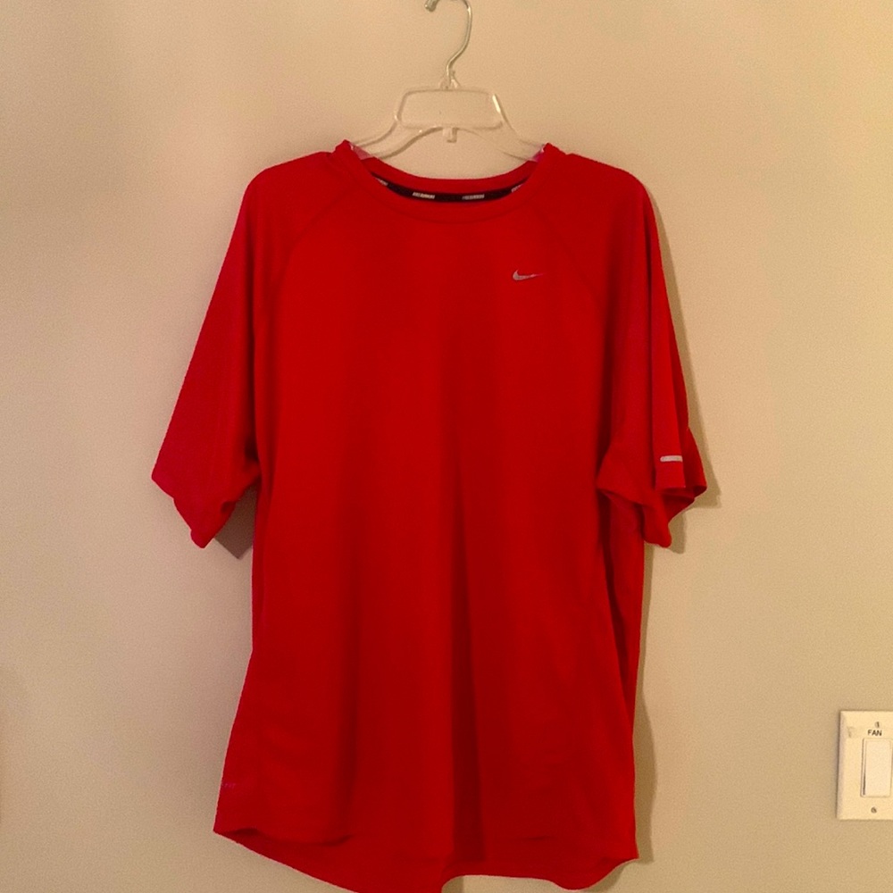 XL Nike running shirt